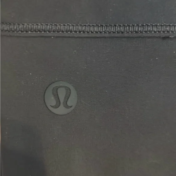 Lululemon Athletica Mesh-Back Training
Cropped Tank Top Sz 14 XL Graphite Gray - Picture 7 of 8